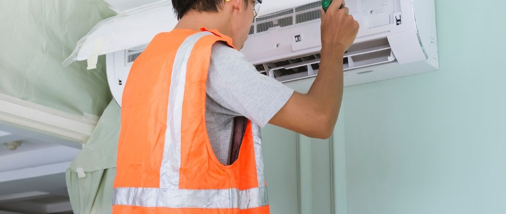 How to Check an AC Thermostat for Common Problems